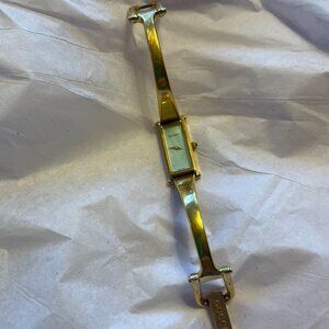 AUTHENTIC GUCCI GOLD TONE WATCH!!